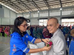 กิจกรรมมอบทุนการศึกษาบุตรสมาชิก หน่วยอำเภอแว้ง